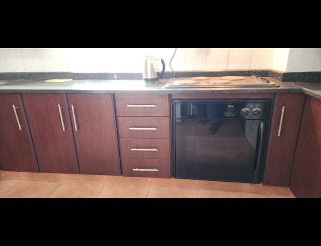 6 BEDROOM HOUSE FOR SALE IN GLENWOOD